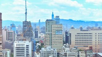 金龍海嘯將滿周年 房市現窒息量 觀望買氣濃