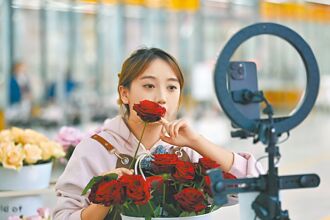 「村播」經濟 鏡頭裡的農產熱