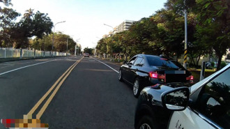 台南街頭驚險追捕！BMW竊賊心虛衝撞　霹靂警開3槍