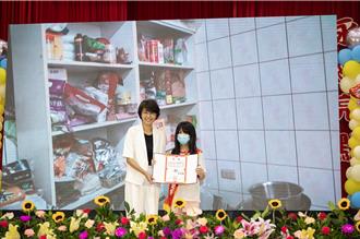 北港朝天宮「孝心獎」首度前進南投 表揚24孝學童