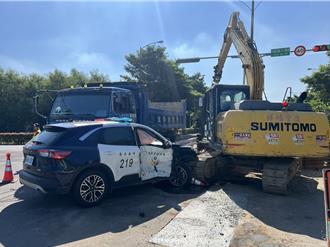 苗栗高鐵六路警車遭自小客車擦撞　雙方輕傷送醫