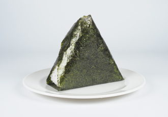 日本知名超商造假！偷改飯糰便當有效期限 1600門市停賣