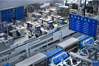 量腳一小時出新鞋！莆田智慧工廠打造專屬鞋款