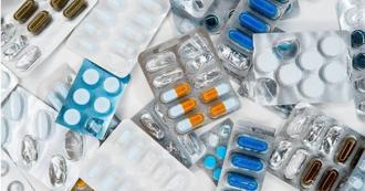 险遭健保卡砸脸「患者无歉意」 药师急吁：领药勿做5事