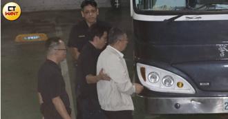 柯文哲要检察官「抬头看他」　庭上质问：民进党会比我们乾净吗？