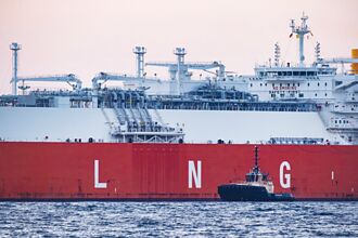 需求旺 能源巨頭逆勢加碼LNG