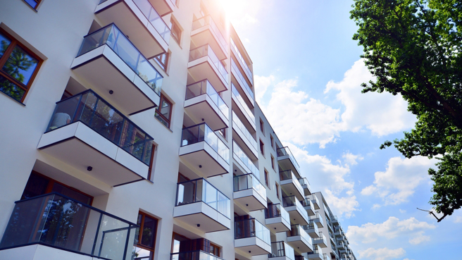 一名女网友近日收到电费帐单，公共电费是自家电费4倍，当场吓坏。（图：shutterstock／达志）