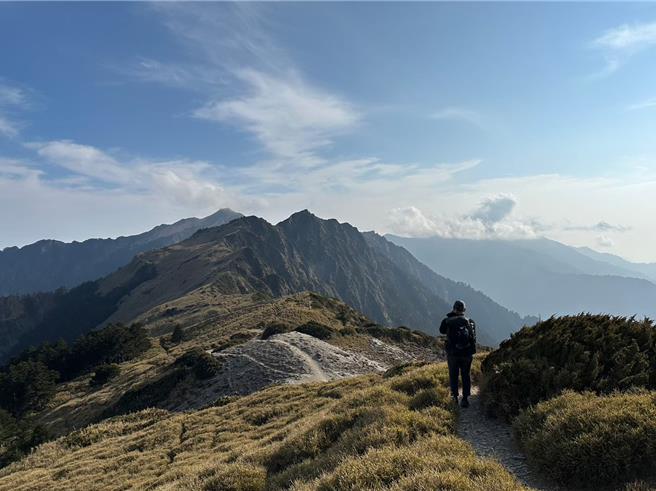 奇萊主北路線是熱門的登山路線，太管處考量沿線的奇萊稜線山屋老舊不敷山友使用將新建。（羅亦晽攝）