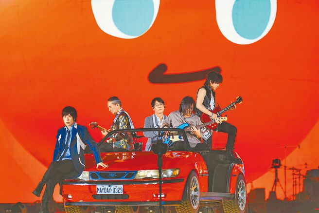 五月天17日在北京鳥巢舉辦「回到那一天」25周年巡迴演唱會最終場。（相信音樂提供）