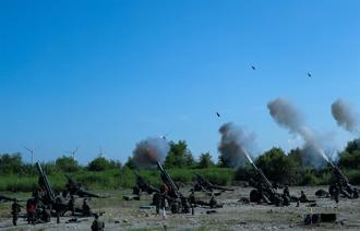 第5作戰區重砲保養射擊 「快打快撤」實戰化加強臨戰應變力