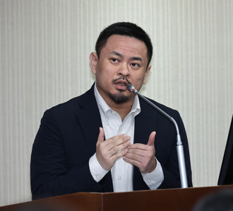 洪申翰喊檢討安基金補助    王鴻薇轟：心裡有鬼