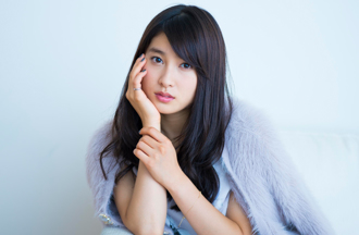 女星逛超市放任女兒「舔瓶子」！下秒裝沒事離開 日人全炸鍋