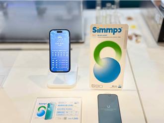 德國萊茵認證加持 Simmpo抗藍光保護貼兼具護眼、防摔和抗菌