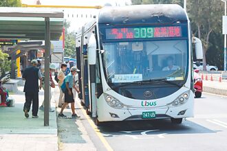 台中公車駕駛荒 加薪4千留人