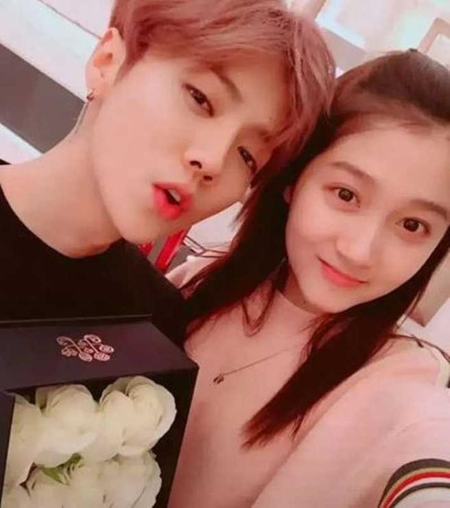 今年4月20日鹿晗生日，粉絲等了24小時都沒等到關曉彤發文祝福。（圖／翻攝自微博）