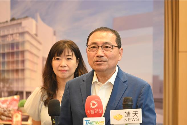 台北市副市长李四川、新北市副市长刘和然对于2026年新北市长选举皆表态，新北市长侯友宜说，两个都是非常优秀的人才，能够愿意到我们新北市继续来加油，为我们新北市服务，真的我非常的感谢他们愿意投下心力来做这件事情。（柯毓庭摄）