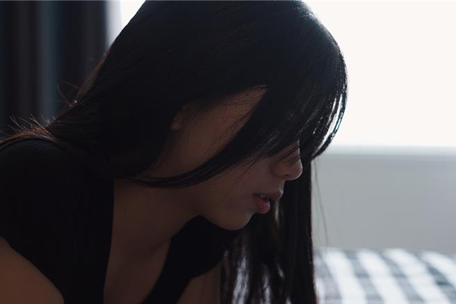 据儿福联盟20日发布的《2025年台湾儿少网路安全调查》，发现青少年对社群媒体依赖程度极高，每日使用比例达84.6％，其中更有12.7％国中生已陷入沉迷状态。（儿盟提供／林良齐台北传真）