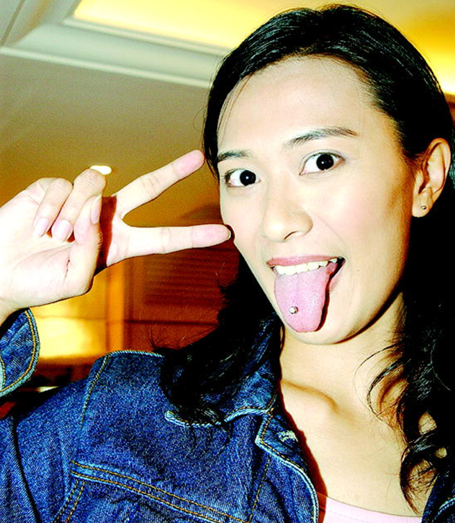 章家瑄過去曾秀舌環。（圖／李威德攝）