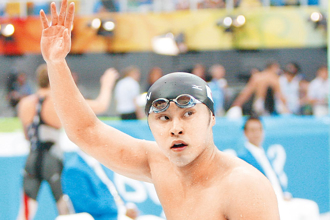 奧運4金「日本蛙王」已婚爆不倫女公關 竟笑回：超爽關係！