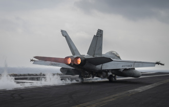 20億又飛了！美F-18戰機墜海駕駛逃生 10個月來折損第6架