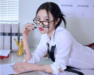 實力派女聲輝人10月再登台開唱　全新巡演辦公室OL造型曝光