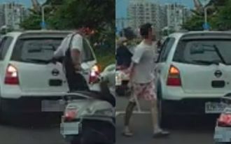 違停紅線遭拍車！「包腿男」火大持球棒嗆聲 行人驚逃