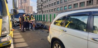 台64嚴重車禍！多車連環撞 大重機騎士送醫命危