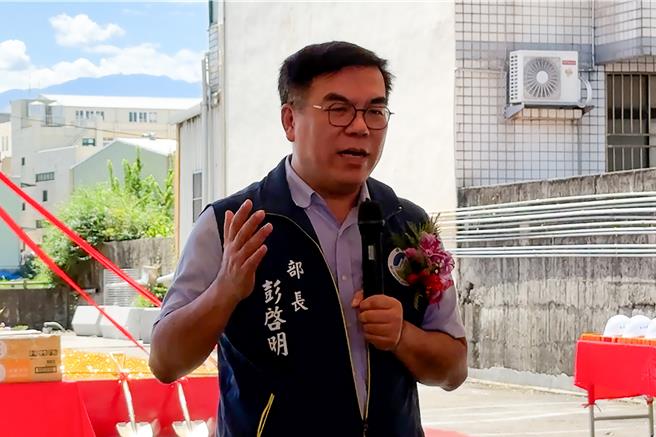 环境部长彭启明表示，射流沟工程启动后，水质改善、居民生活品质提升，打造健康快乐水岸环境。（吕丽甄摄）