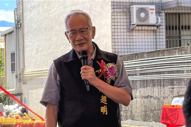 立委暨龙凤宫主委陈超明指出，水环境改善完成后，志工团队将结合工程进行导览解说，将此地打造成观光休閒廊道。（吕丽甄摄）