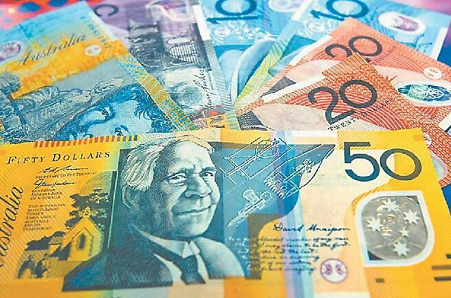 澳洲媒体揭露，只需几分钟在手机上申报应退多少钱，几天之内就能到帐，澳洲税务局ATO成为诈欺最大受灾户。图／美联社