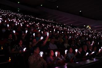 紀念二戰暨抗戰勝利80週年音樂會 應援燈海傳遞抗戰精神