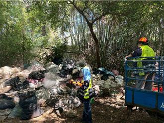 臭死人！棄置大量廢棄物孳生蚊蟲 桃園環保局出手查