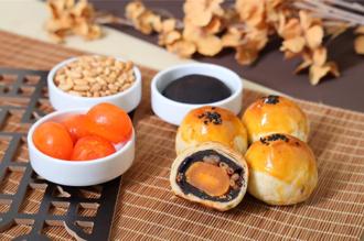 搶攻中秋送禮商機 林酒店、星享道酒店主打熱銷蛋黃酥搶市