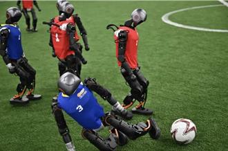 人形機器人「殺入」體育圈 　陸媒揭未來市場發展