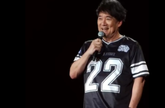 周华健「麦克风顶到肚子了！」64岁体态吓坏歌迷：小心糖尿病