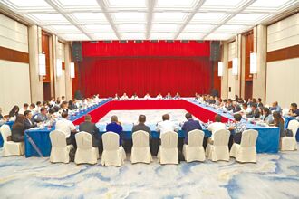 陸招手外企 與Nike等30家圓桌會