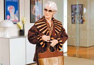 時隔20年 安海瑟薇再戰梅姨