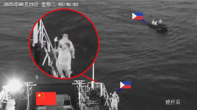 大陆海警公布影音，指控菲「坐滩」军舰释放2艘小艇「碰瓷」挑衅。（中国海警微信公眾号）