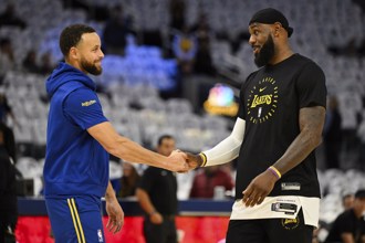 NBA》詹皇有望聯手柯瑞？勇士遭爆近期多次聯繫湖人