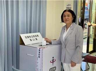 陳玉珍返金門投下公投票　預估投票率不到2成