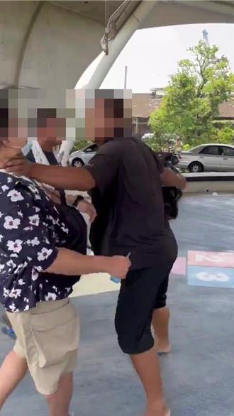 嘉义番仔沟公园爆衝突！　家长劝阻抽菸反遭掐脖、安全帽攻击