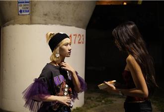 Lulu成银幕大前辈用眼神教学　跨性别女神张可芙自爆三围