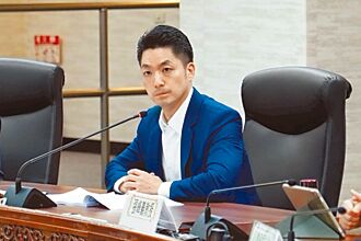 教部規畫取消學校電價補貼 蔣不滿