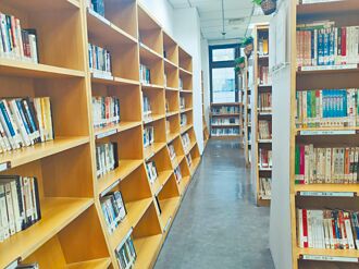 桃園市圖3分館 藏書量不及格