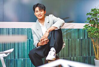 王品澔為家人力拚演藝路