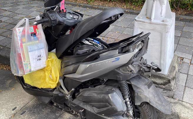 台中王姓男子23日驾驶自小客车，早上8时许行经台湾大道闯红灯，衝撞前方停等红灯的机车，酿成1死。（民眾提供）