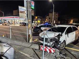 疯狂追求不成  单恋男见她上别人机车暴怒    开车直撞害2人伤