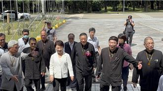 朱立倫點她接棒 盧秀燕低調現身易經大學結業典禮