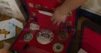 男去世存款只剩34元！留「滿屋古董」鑑定結果超悲劇　