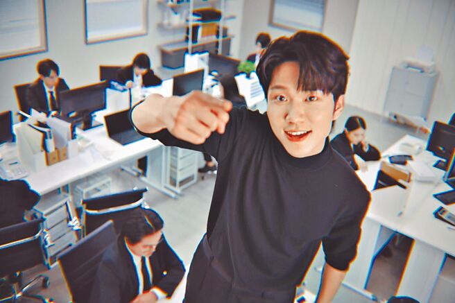 吕允即将举办个人演唱会，日前门票一开卖秒杀完售。（添翼创越工作室提供）